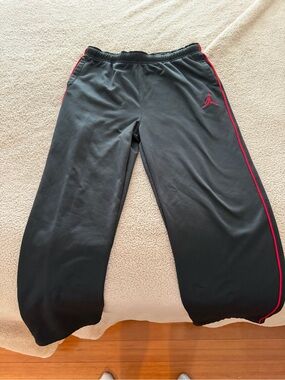 Jordan Therma Fit Black w/ Red Stripe Kids XL Sweatpants Also fits like adult S